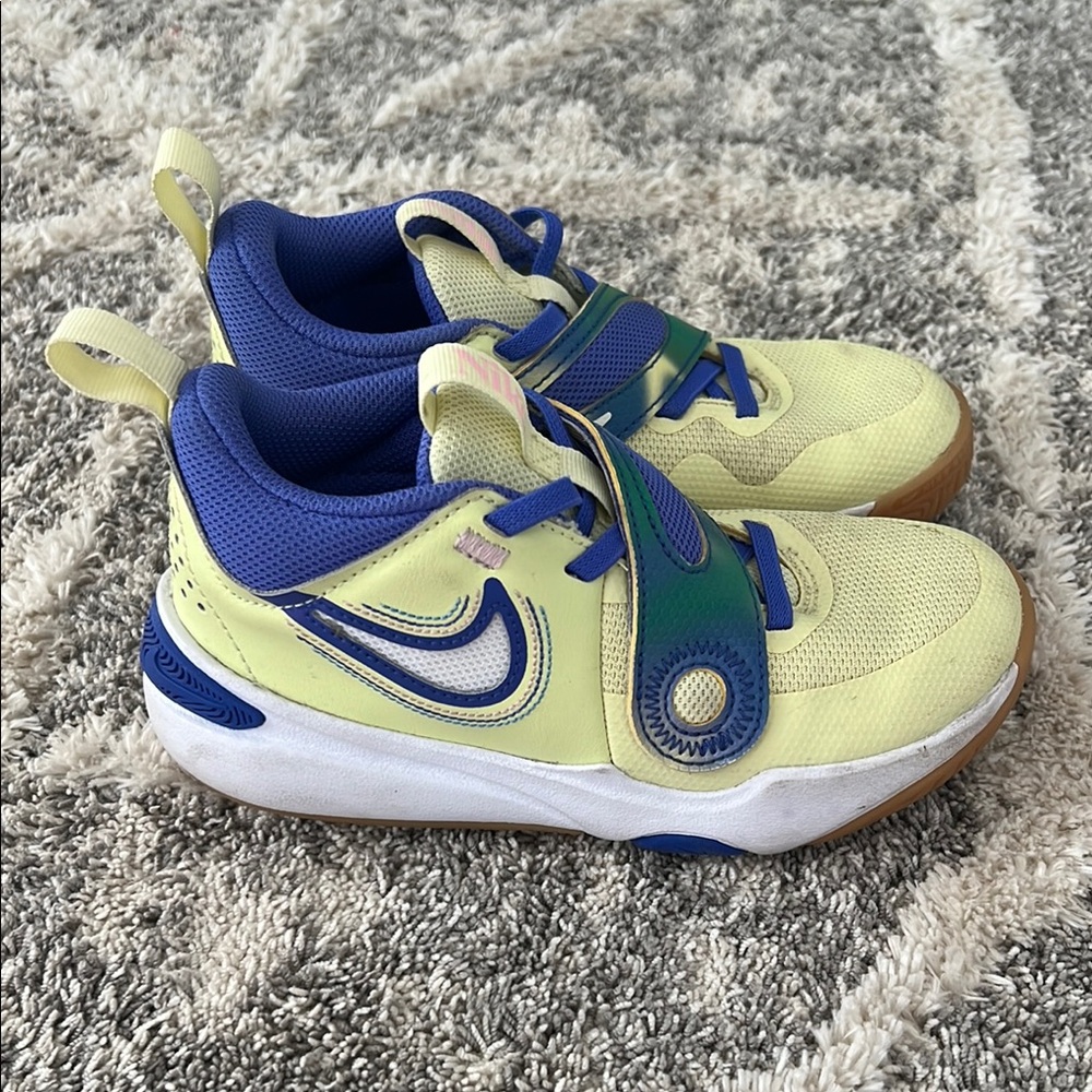 Nike Hustled 11 Kids Sneakers